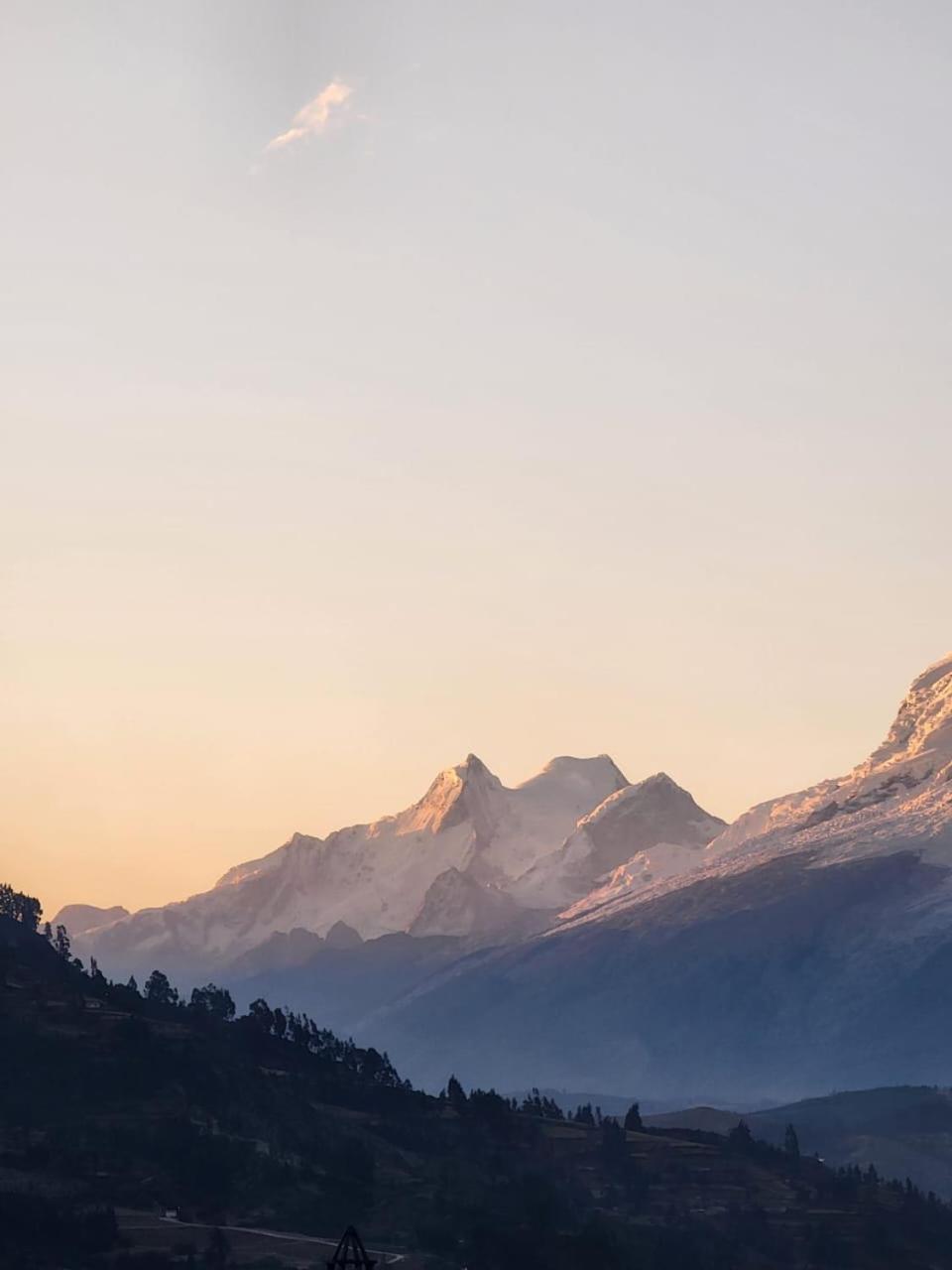 Lhotse Hostel B&B Huaraz  Ngoại thất bức ảnh