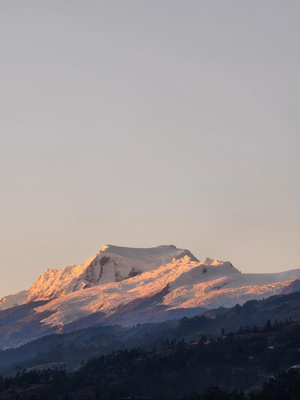 Lhotse Hostel B&B Huaraz  Ngoại thất bức ảnh