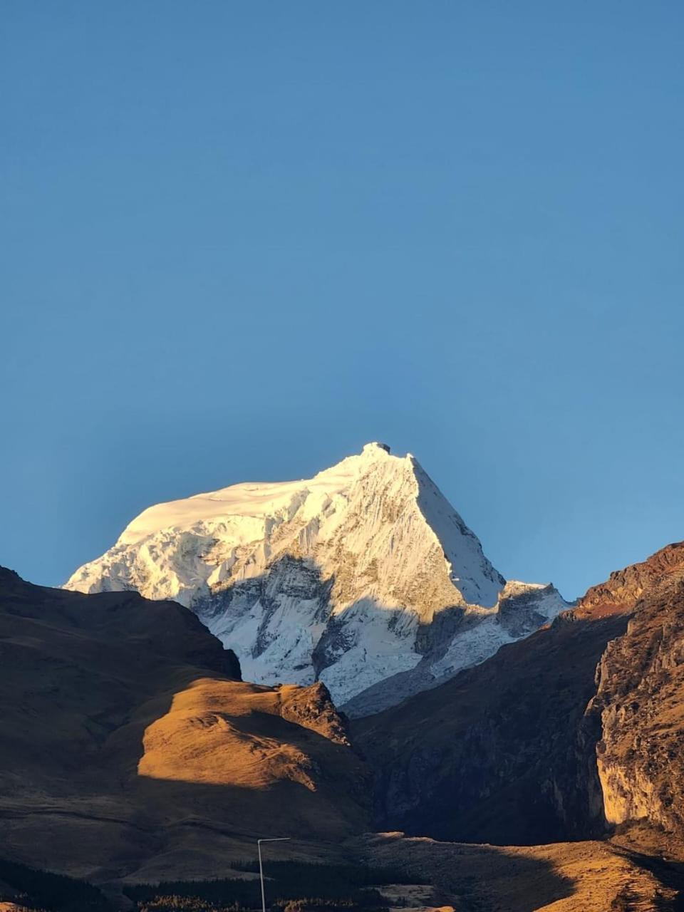 Lhotse Hostel B&B Huaraz  Ngoại thất bức ảnh