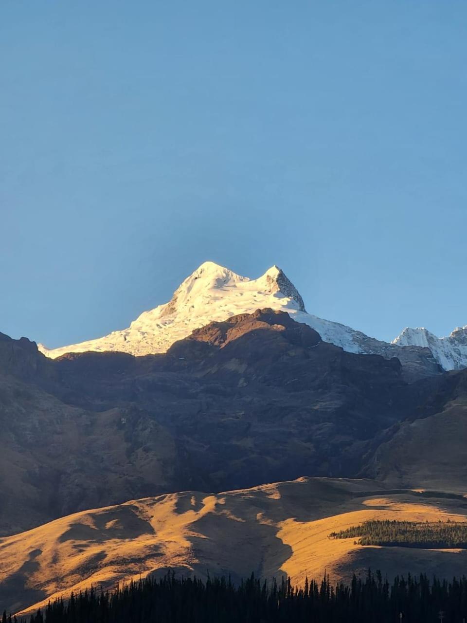 Lhotse Hostel B&B Huaraz  Ngoại thất bức ảnh