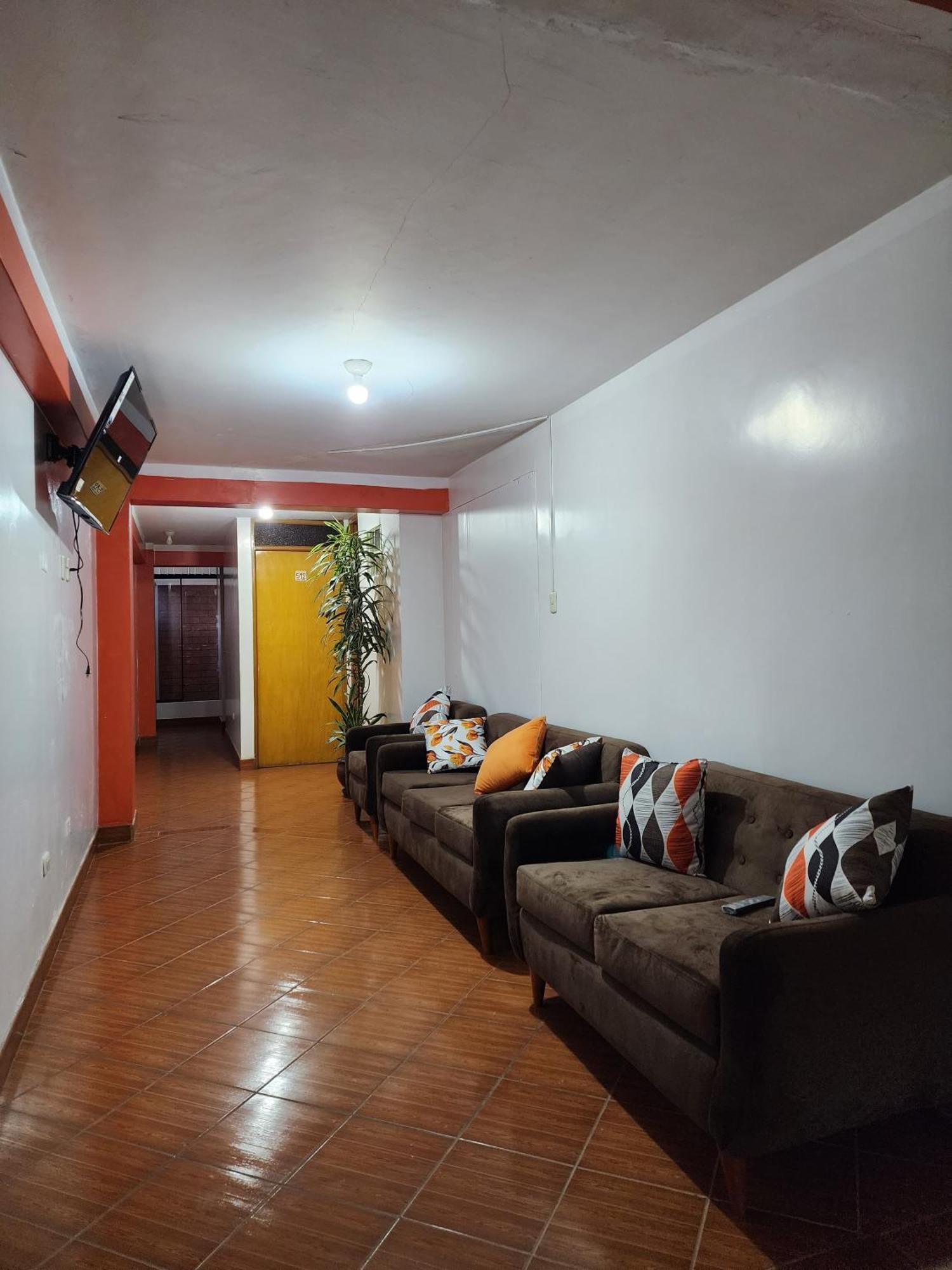 Lhotse Hostel B&B Huaraz  Ngoại thất bức ảnh