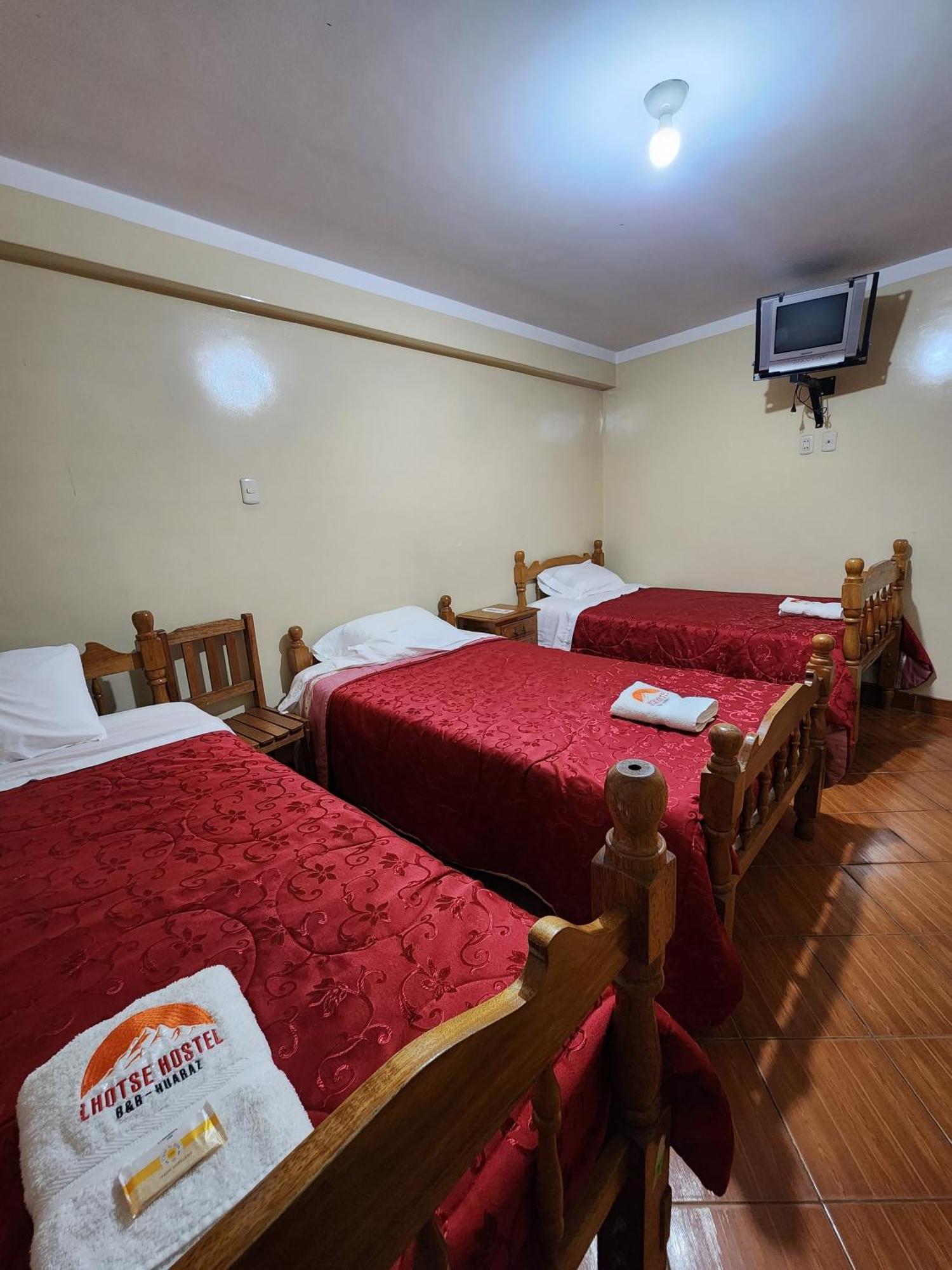 Lhotse Hostel B&B Huaraz  Ngoại thất bức ảnh
