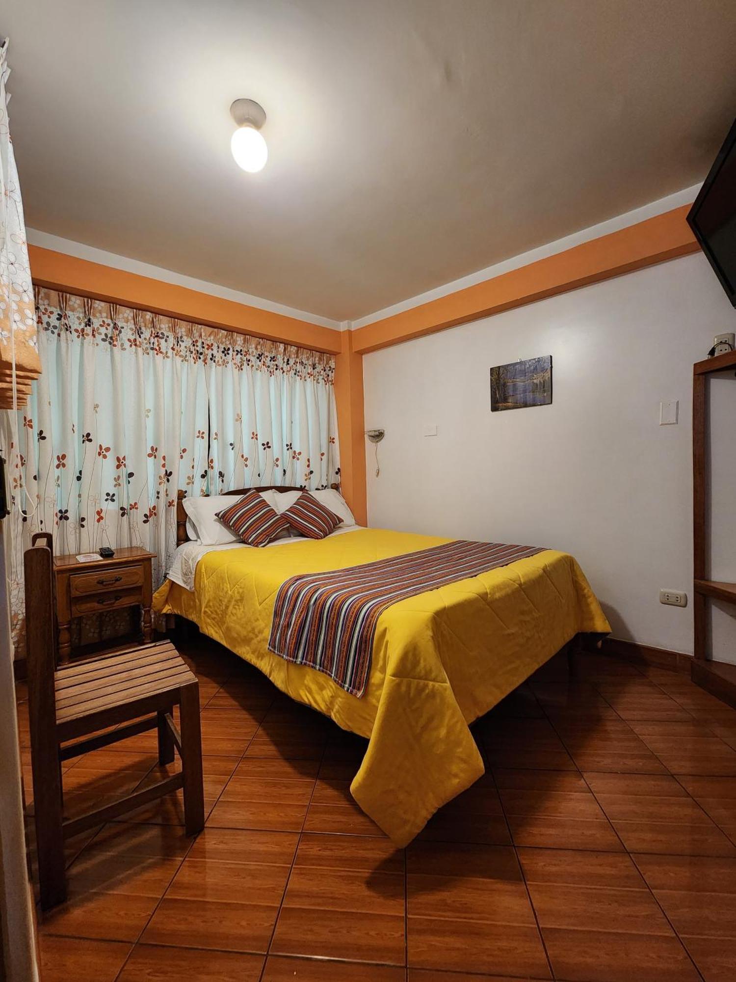 Lhotse Hostel B&B Huaraz  Ngoại thất bức ảnh