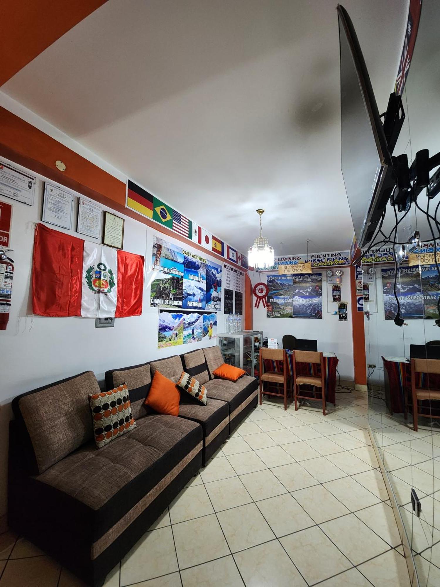 Lhotse Hostel B&B Huaraz  Ngoại thất bức ảnh